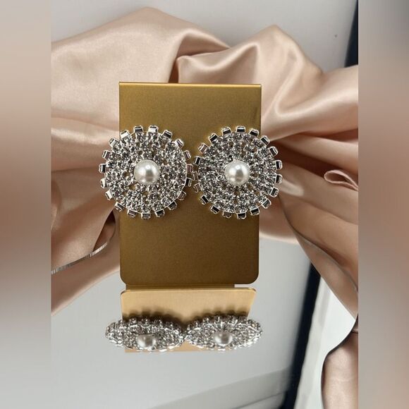 Radiant Pearl and Crystal Cluster Earrings - Picture 3 of 7